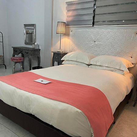 Sunbloom Beachfront Hotel And Restaurant Zambales Sinabacan Zewnętrze zdjęcie
