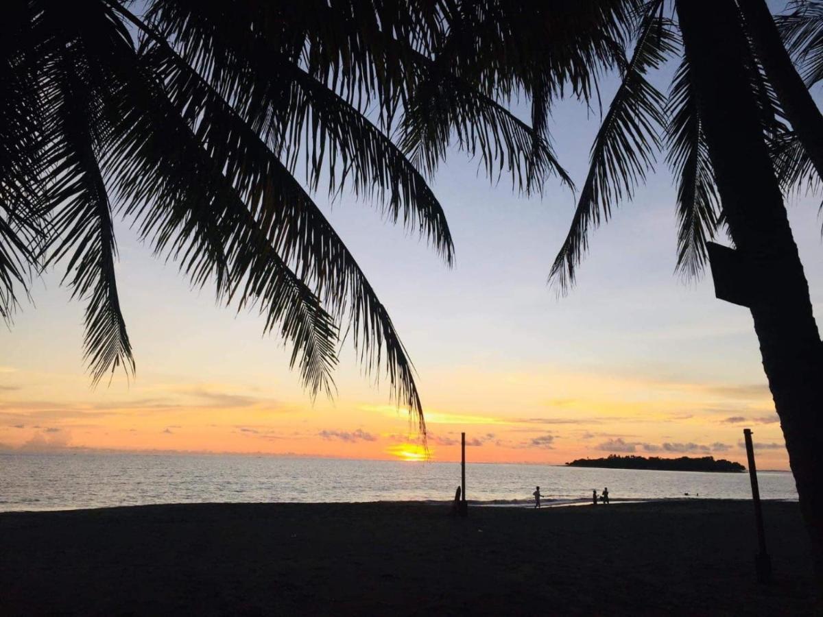 Sunbloom Beachfront Hotel And Restaurant Zambales Sinabacan Zewnętrze zdjęcie