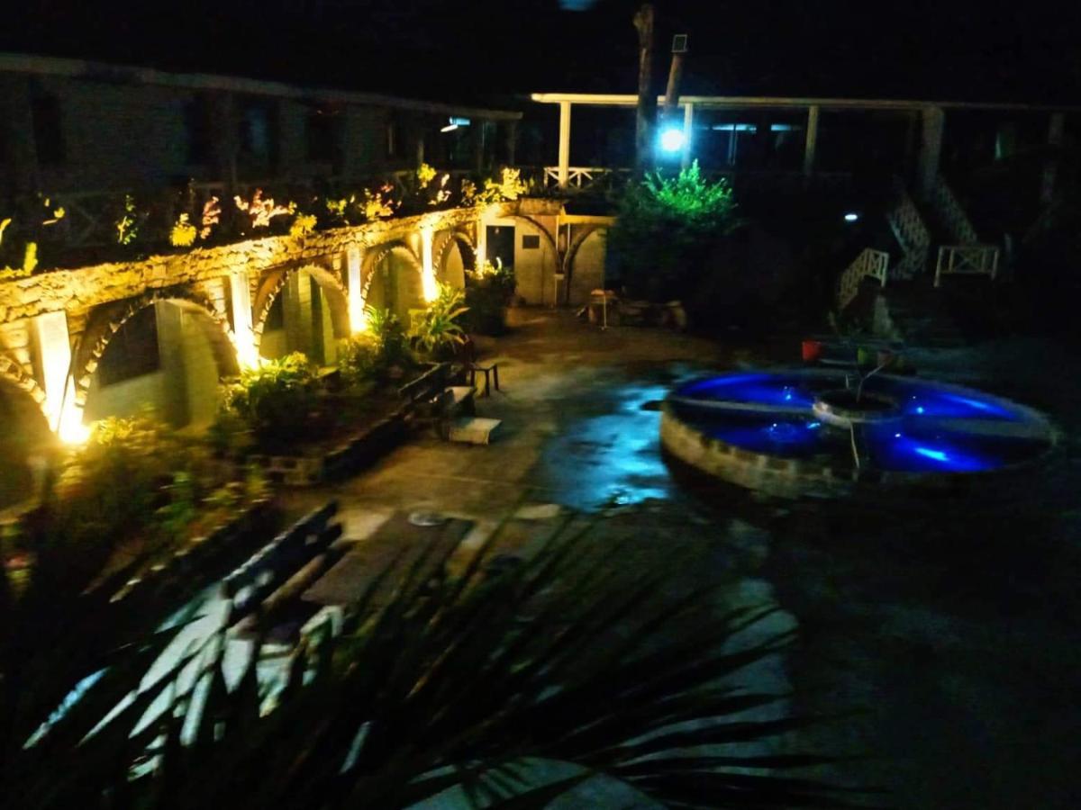 Sunbloom Beachfront Hotel And Restaurant Zambales Sinabacan Zewnętrze zdjęcie