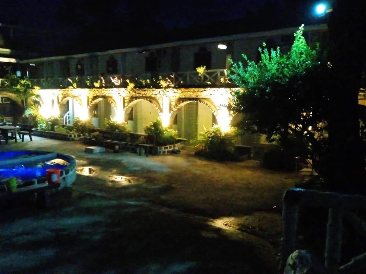 Sunbloom Beachfront Hotel And Restaurant Zambales Sinabacan Zewnętrze zdjęcie