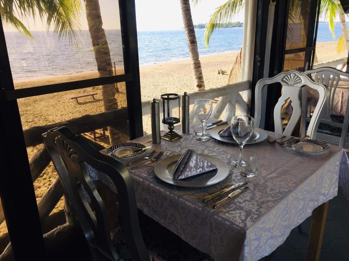 Sunbloom Beachfront Hotel And Restaurant Zambales Sinabacan Zewnętrze zdjęcie