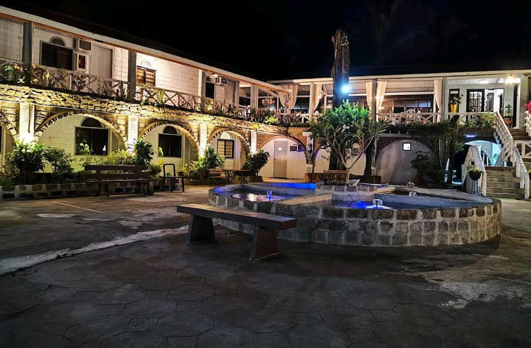 Sunbloom Beachfront Hotel And Restaurant Zambales Sinabacan Zewnętrze zdjęcie