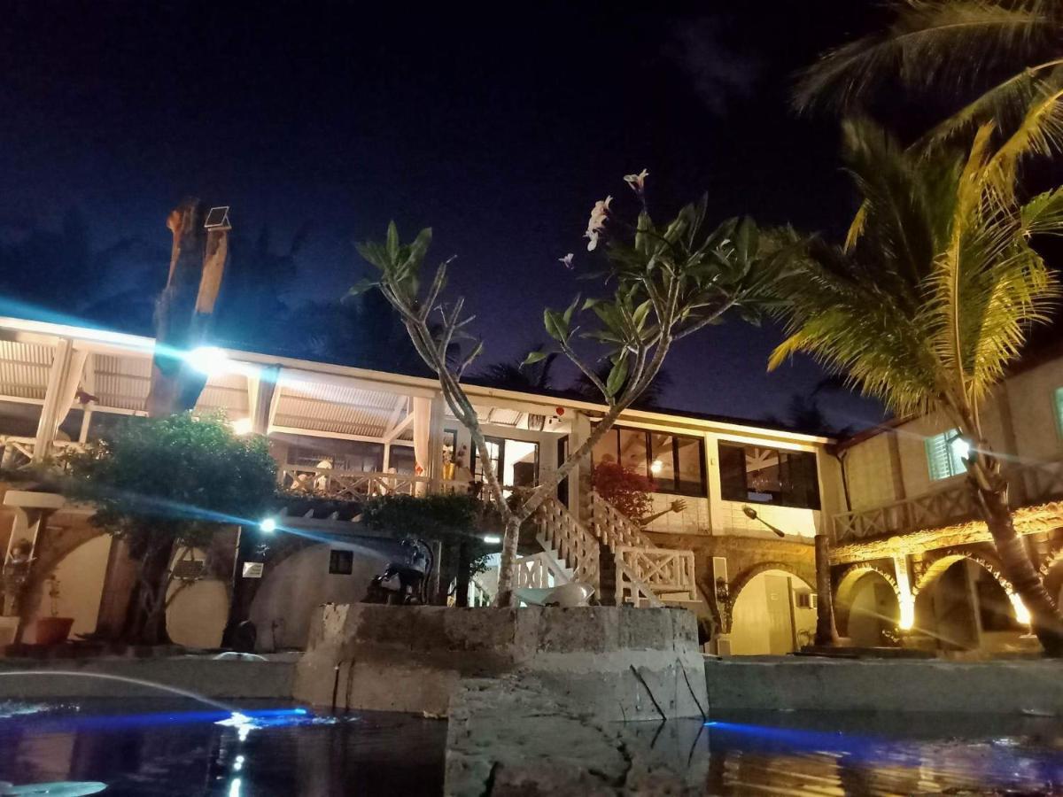 Sunbloom Beachfront Hotel And Restaurant Zambales Sinabacan Zewnętrze zdjęcie