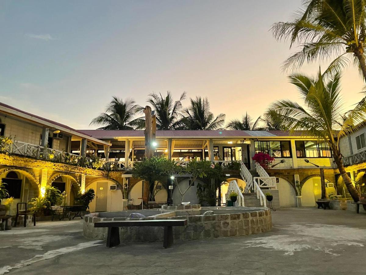 Sunbloom Beachfront Hotel And Restaurant Zambales Sinabacan Zewnętrze zdjęcie